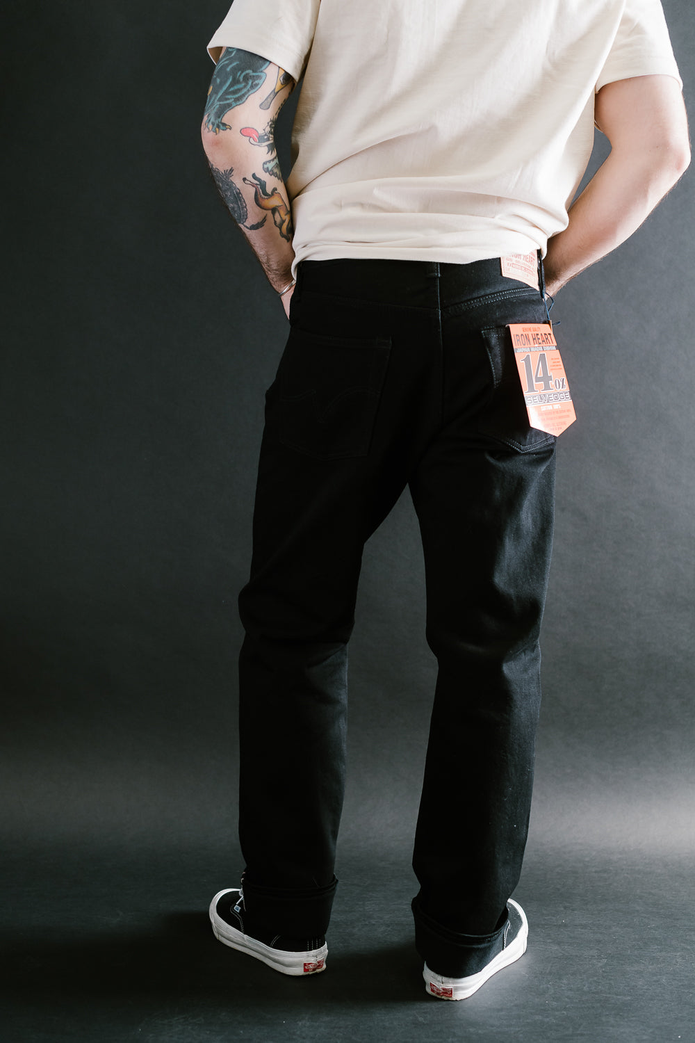 IH-888S-142bb - 14oz Selvedge Denim Medium/High Rise Tapered Jeans - Black/Black