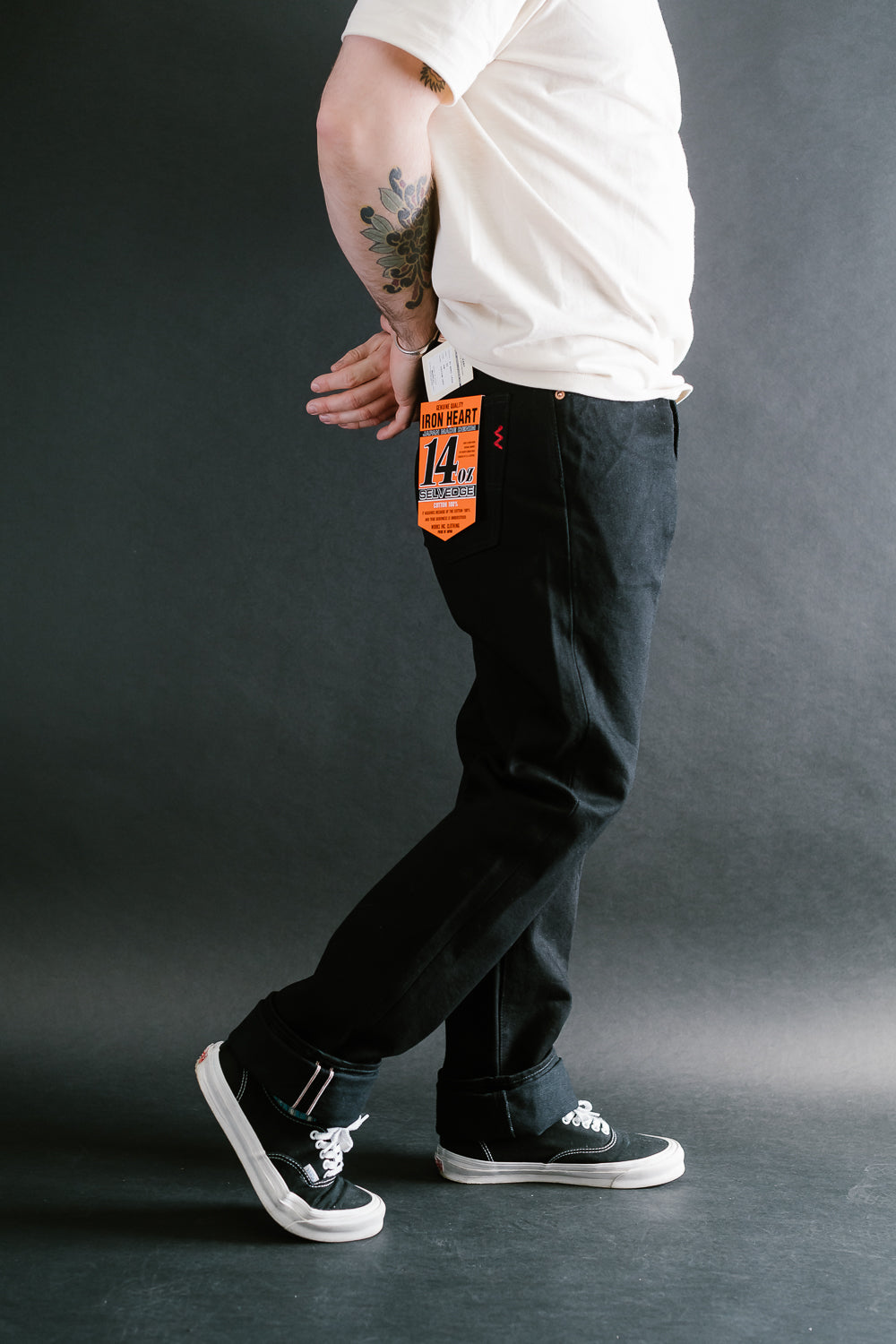 IH-888S-142bb - 14oz Selvedge Denim Medium/High Rise Tapered Jeans - Black/Black