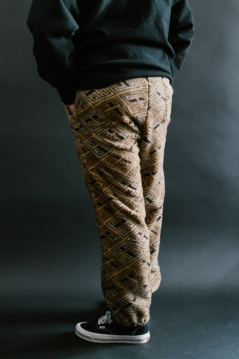 03-1006-AR - Boa Fleece Pants - African Pattern