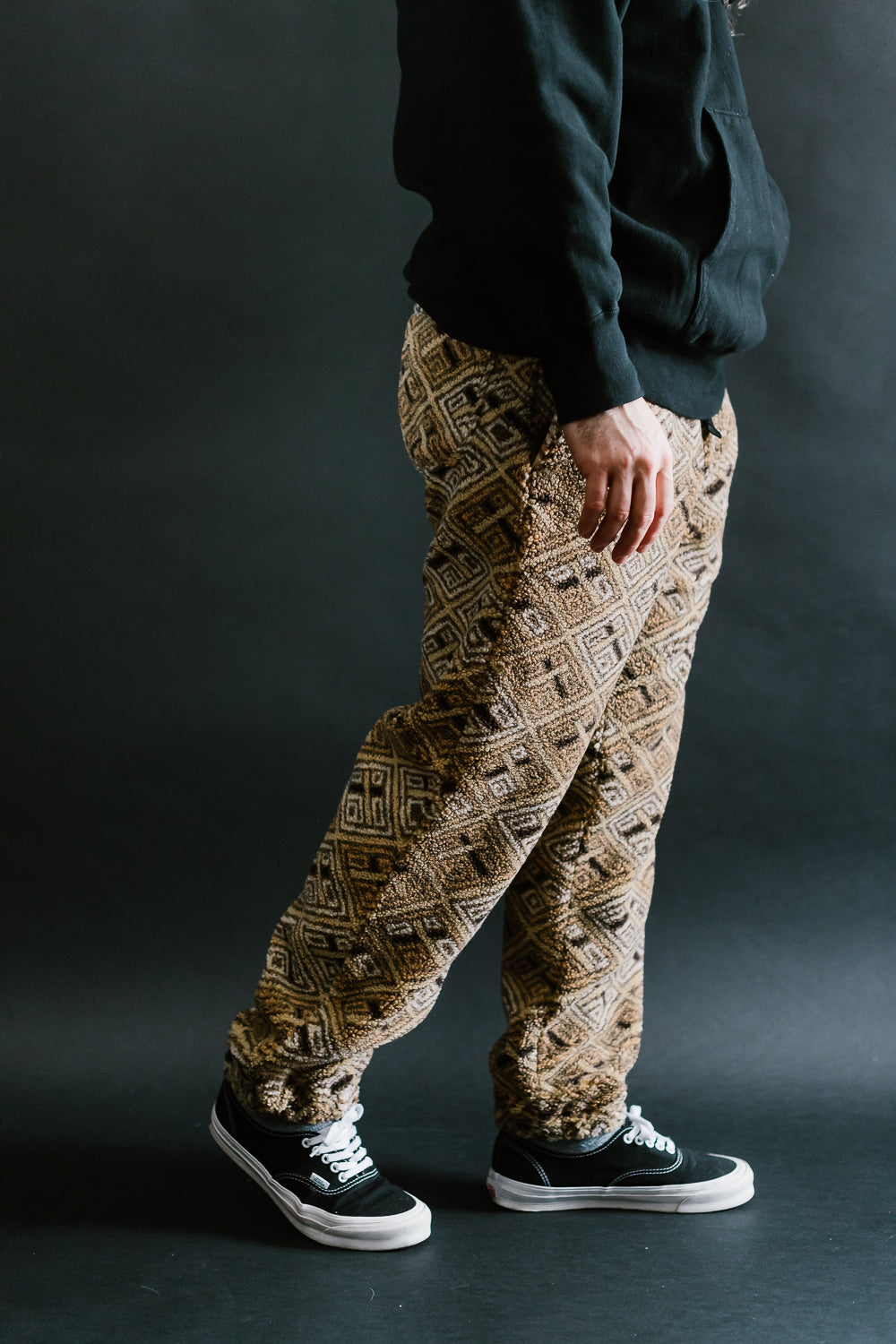 03-1006-AR - Boa Fleece Pants - African Pattern