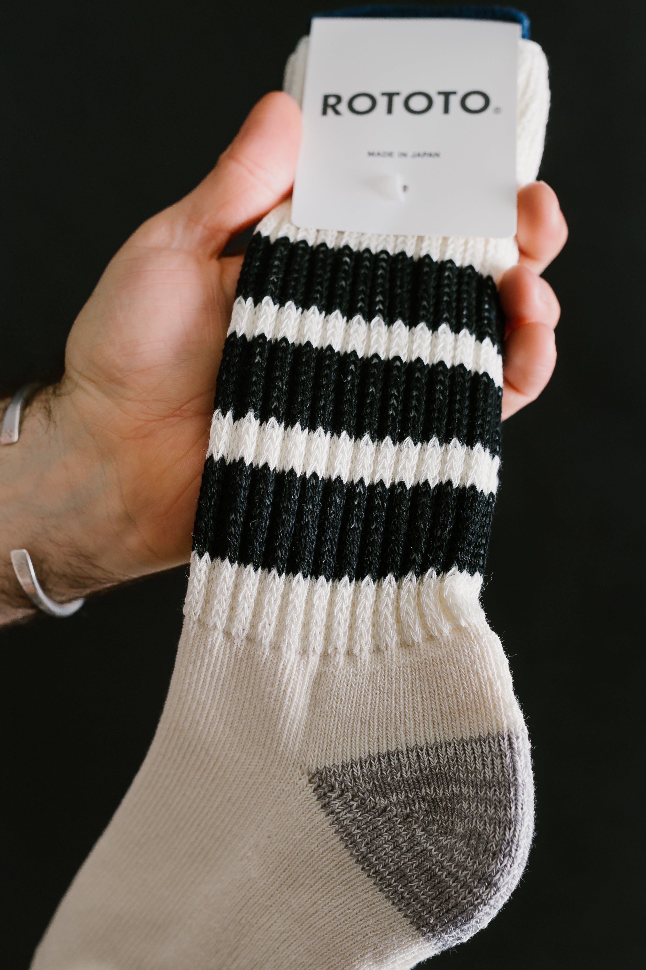 R1255 - Coarse Ribbed Old School Crew Socks - Black