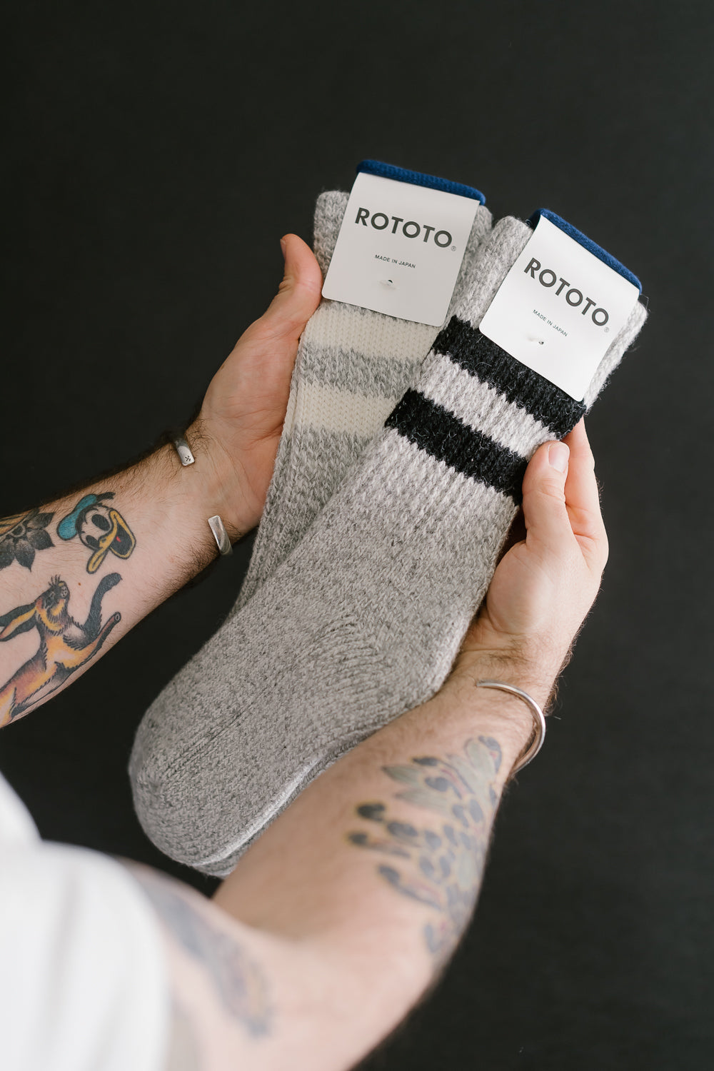 R1487 - Retro Winter Outdoor Crew Socks - Gray, Black