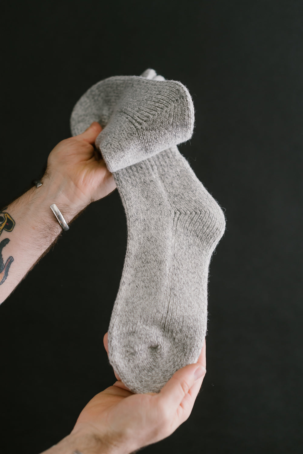 R1487 - Retro Winter Outdoor Crew Socks - Gray, Ivory