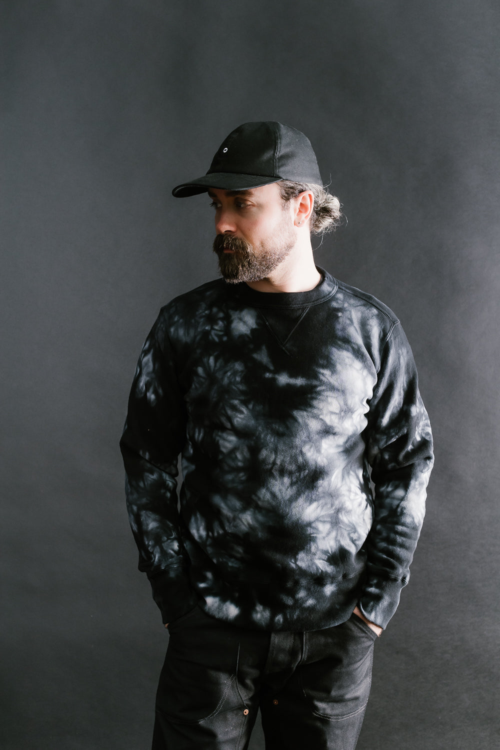 8117 - Kyoto Kurozome Crest Tie-dyed Crew Neck - Black