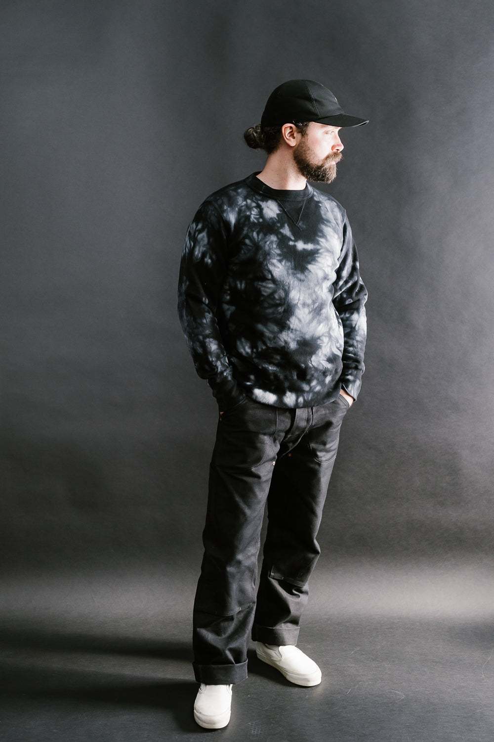 8117 - Kyoto Kurozome Crest Tie-dyed Crew Neck - Black