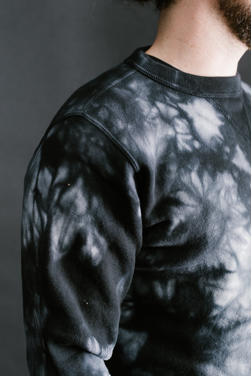 8117 - Kyoto Kurozome Crest Tie-dyed Crew Neck - Black