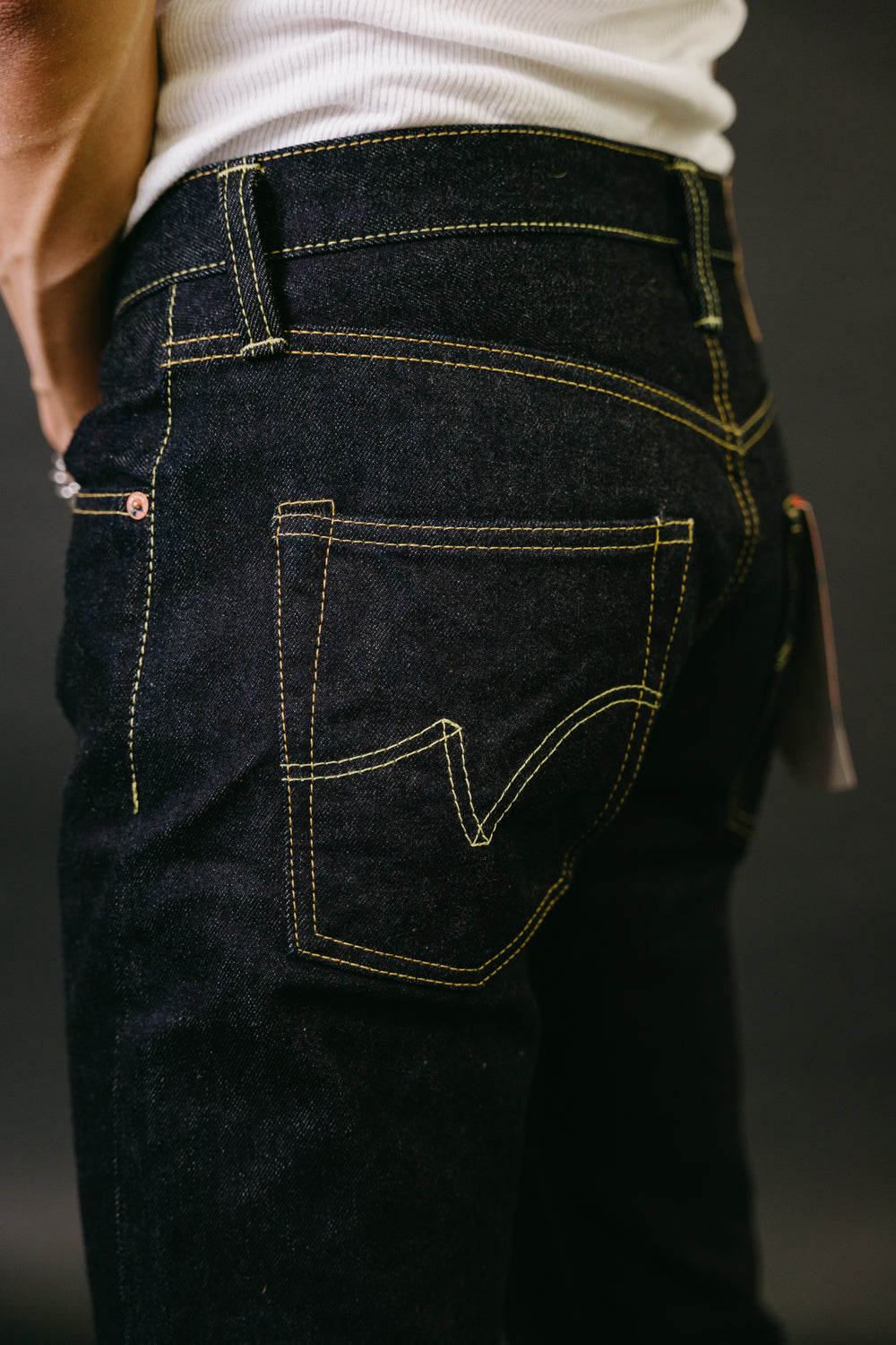 IH-777S-142 - 14oz Selvedge Denim Slim Tapered Jeans - Indigo