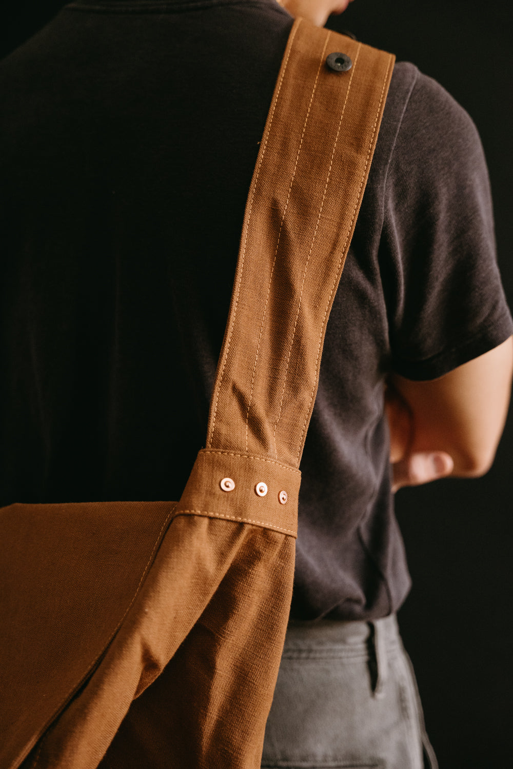 SCDB22-DC - Duck Canvas Messenger Bag - Brown