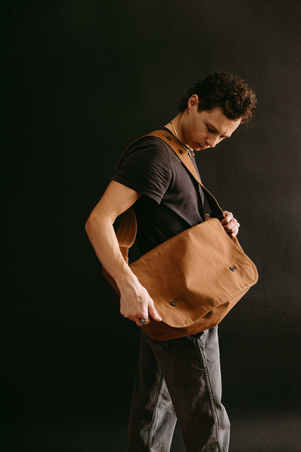 SCDB22-DC - Duck Canvas Messenger Bag - Brown